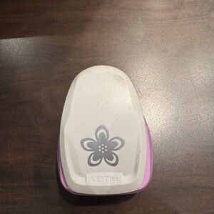 Paper punch flower 1,5in